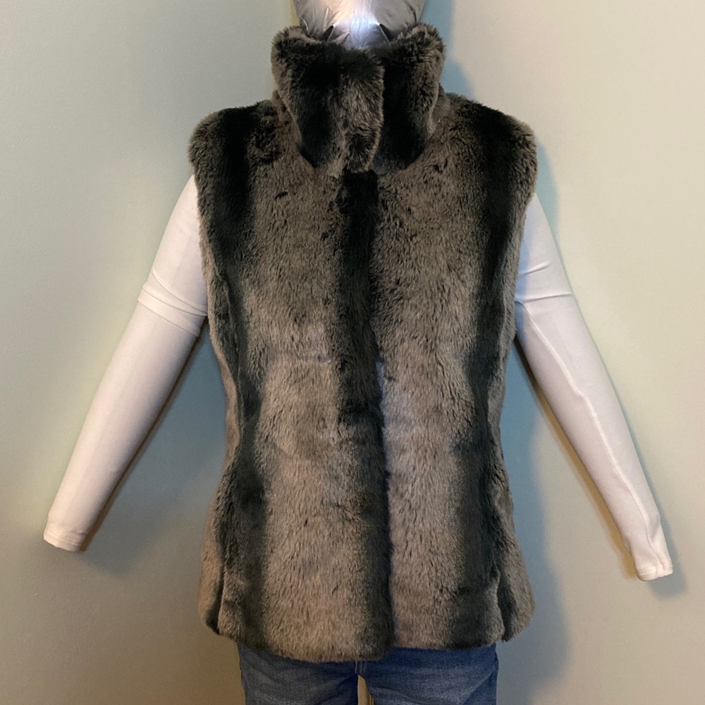 Kristen Blake Faux Fur Vest in Black and Gray